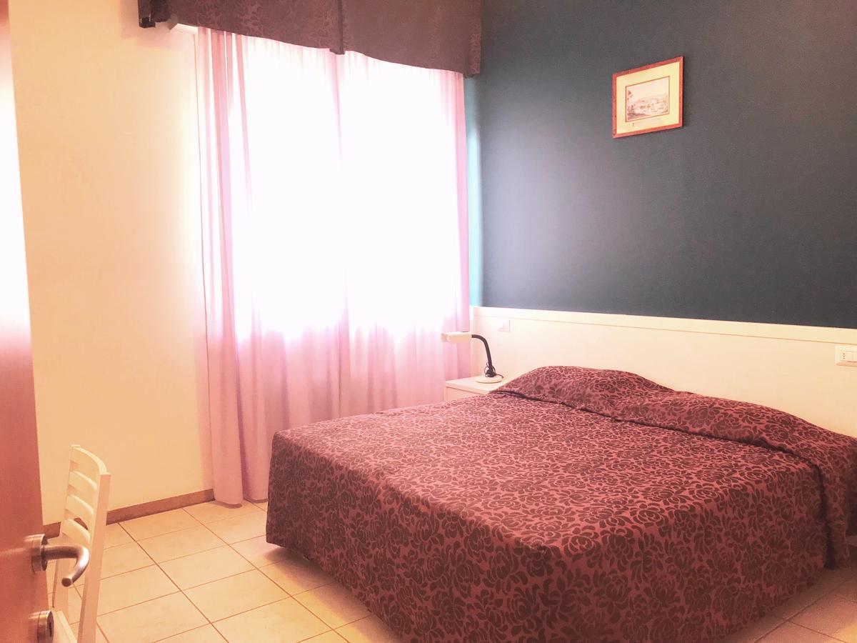 Roma Suite Apartments Cervia Ngoại thất bức ảnh