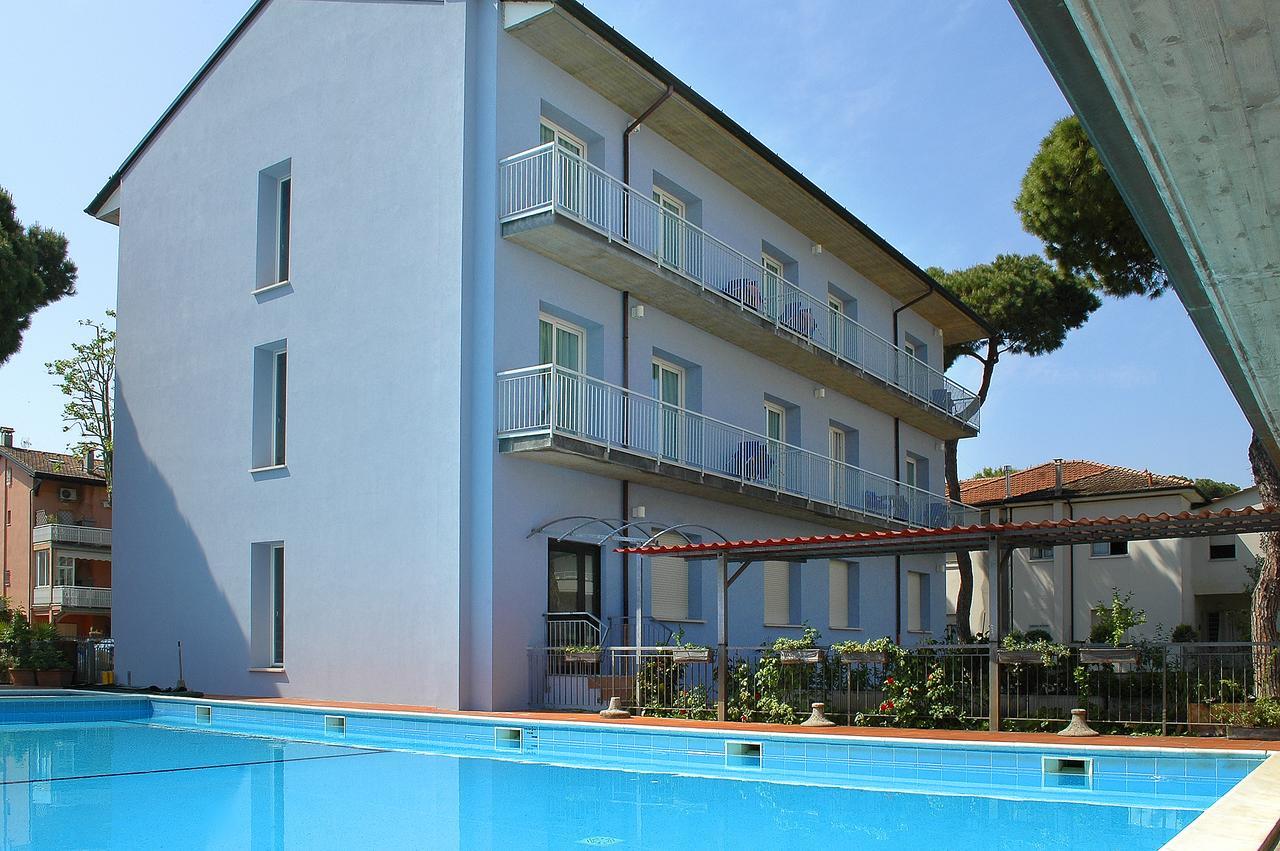 Roma Suite Apartments Cervia Ngoại thất bức ảnh
